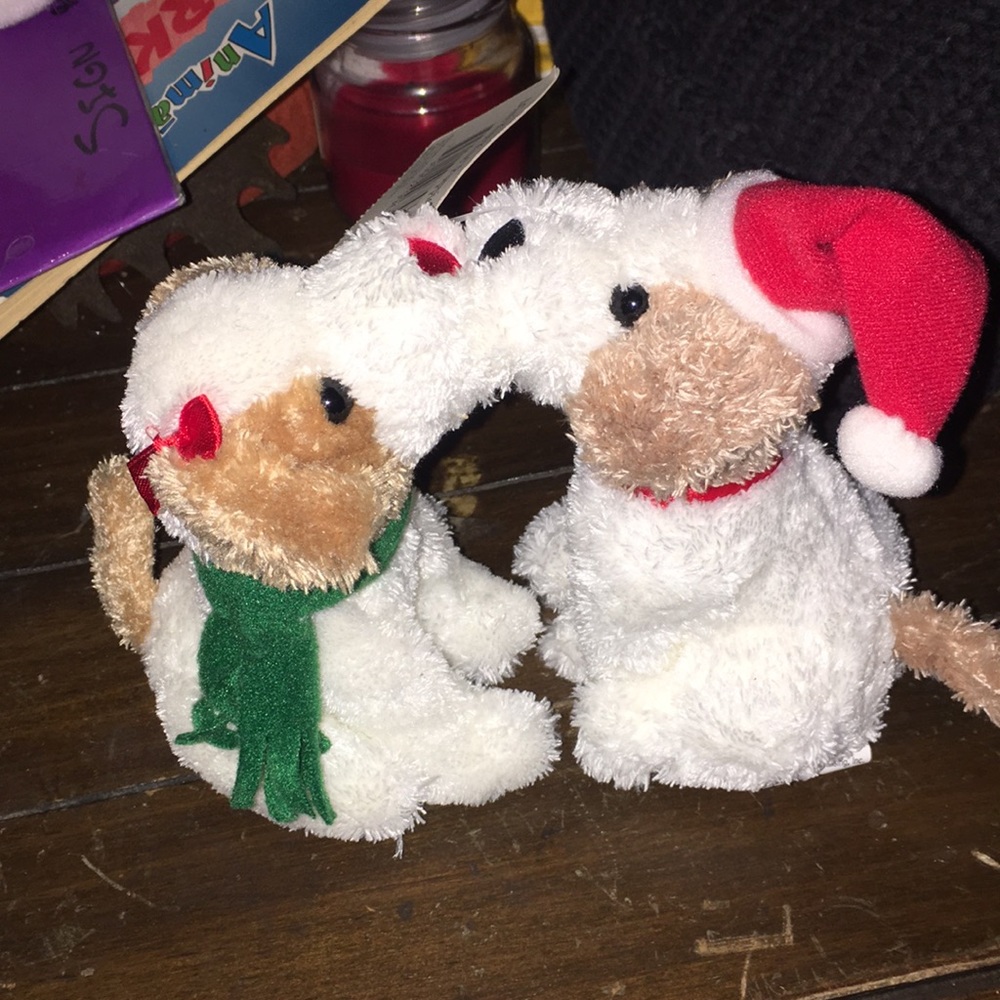 Mini kiss kiss puppies NWT hallmark Christmas 🎄 - Picture 4 of 7
